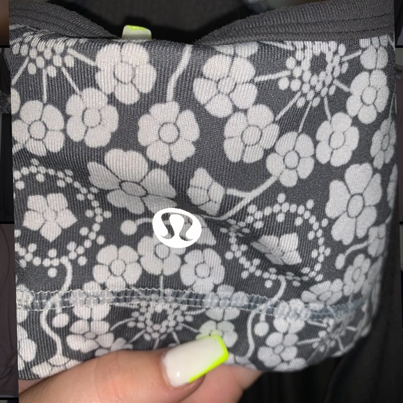 Lululemon Razorback Tank - Picture 3 of 3